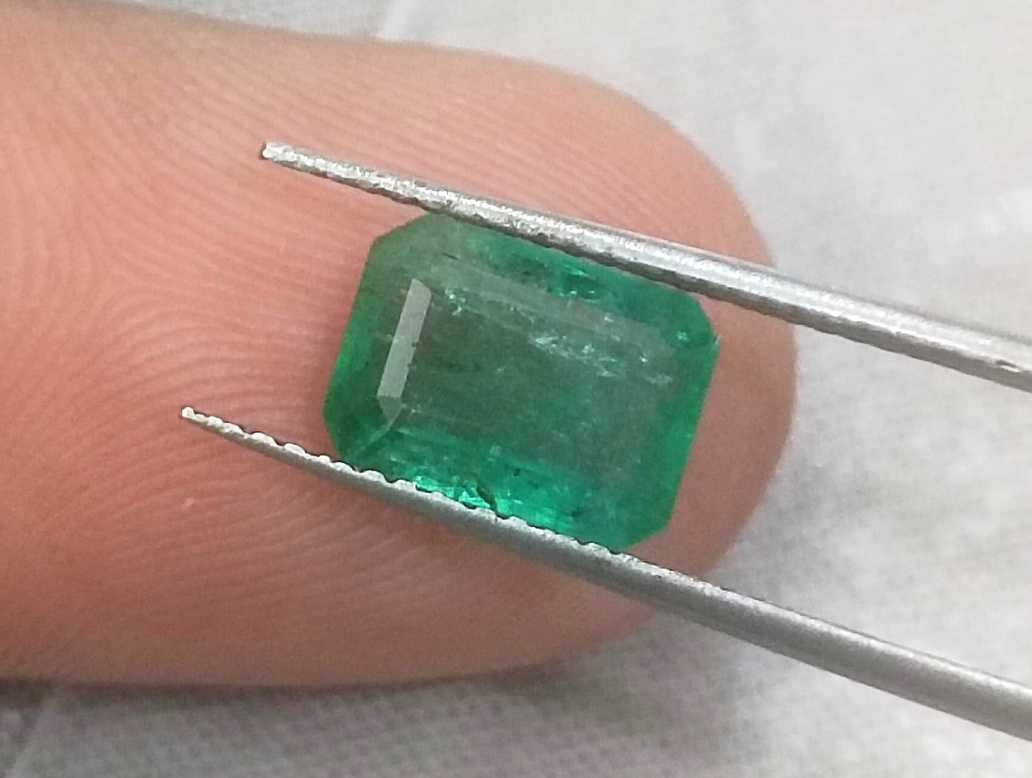 1.92cts GSI certified medium green octagon cut Zambian emerald stone