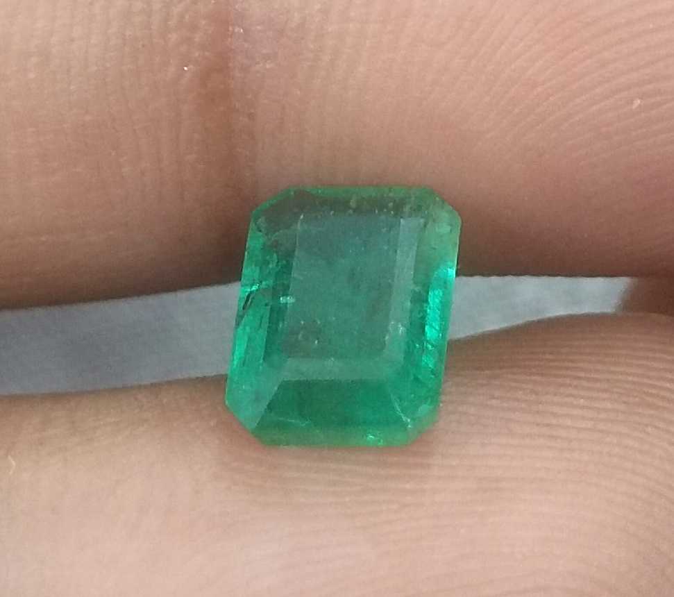 1.92cts GSI certified medium green octagon cut Zambian emerald stone