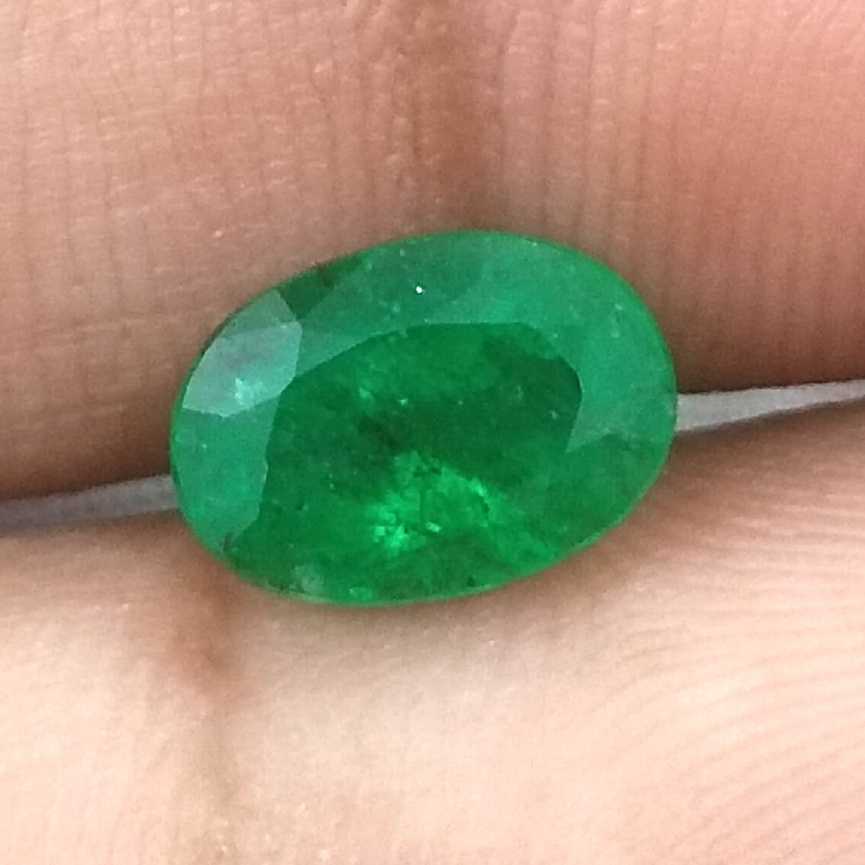 1.72ct GSI certified vivid green Oval Cut Zambian Emerald /