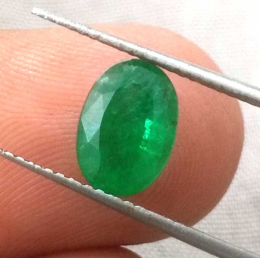 1.72ct GSI certified vivid green Oval Cut Zambian Emerald 