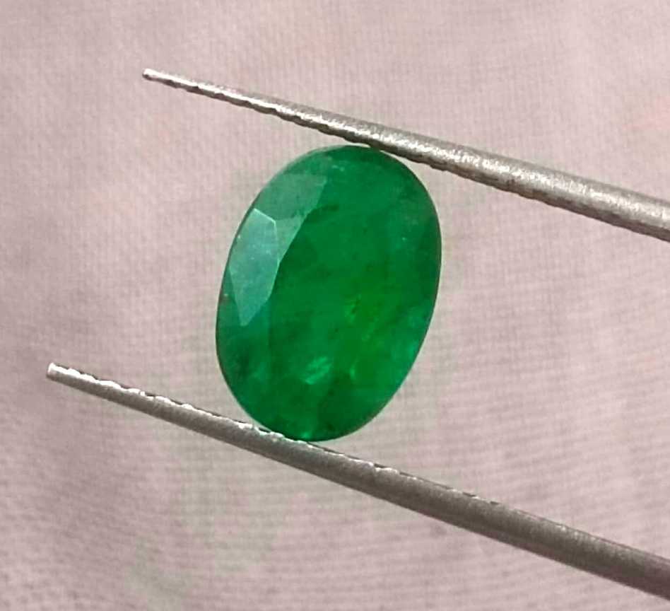 1.72ct GSI certified vivid green Oval Cut Zambian Emerald 