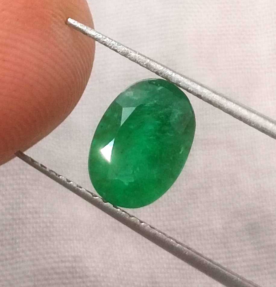 1.72ct GSI certified vivid green Oval Cut Zambian Emerald 