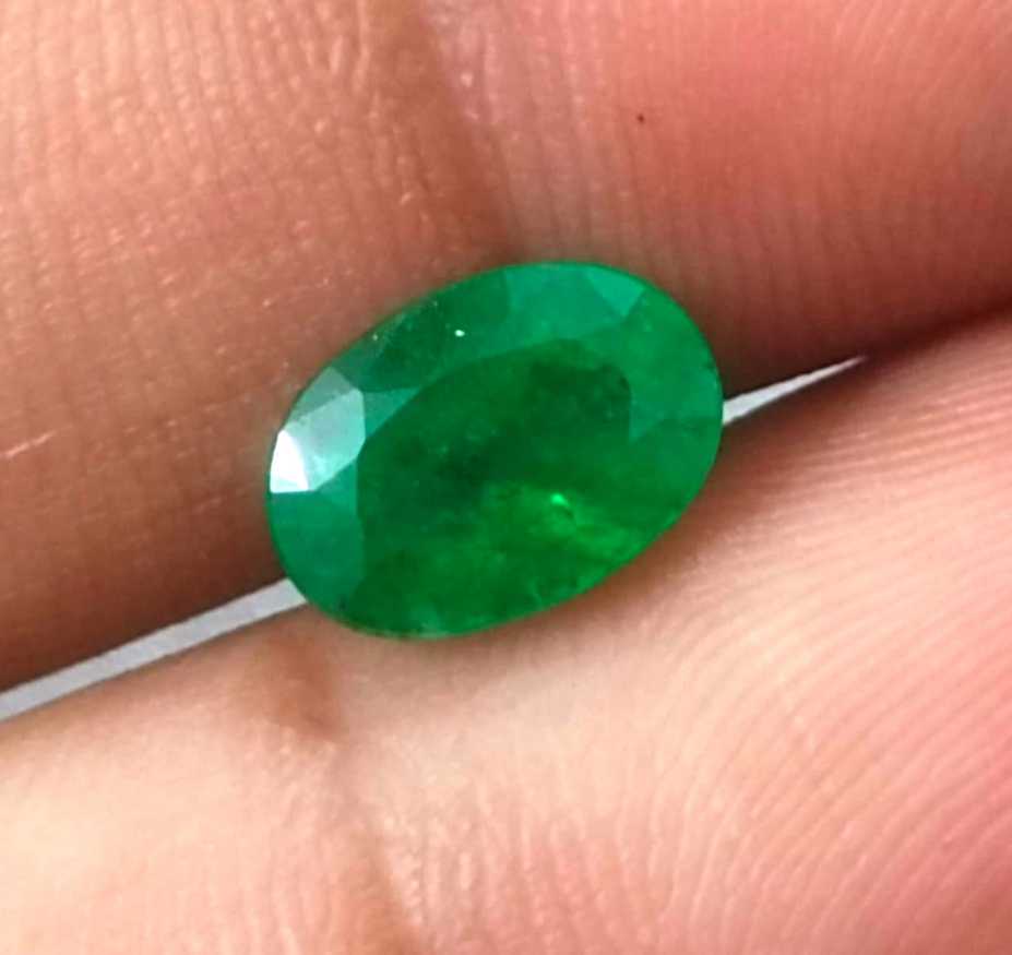 1.72ct GSI certified vivid green Oval Cut Zambian Emerald 