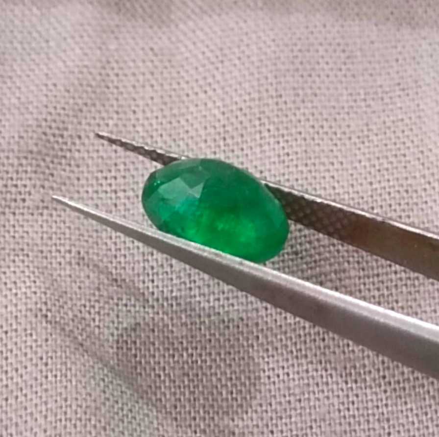 1.72ct GSI certified vivid green Oval Cut Zambian Emerald 
