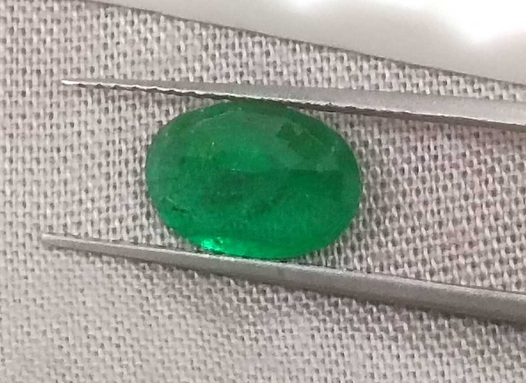 1.72ct GSI certified vivid green Oval Cut Zambian Emerald 