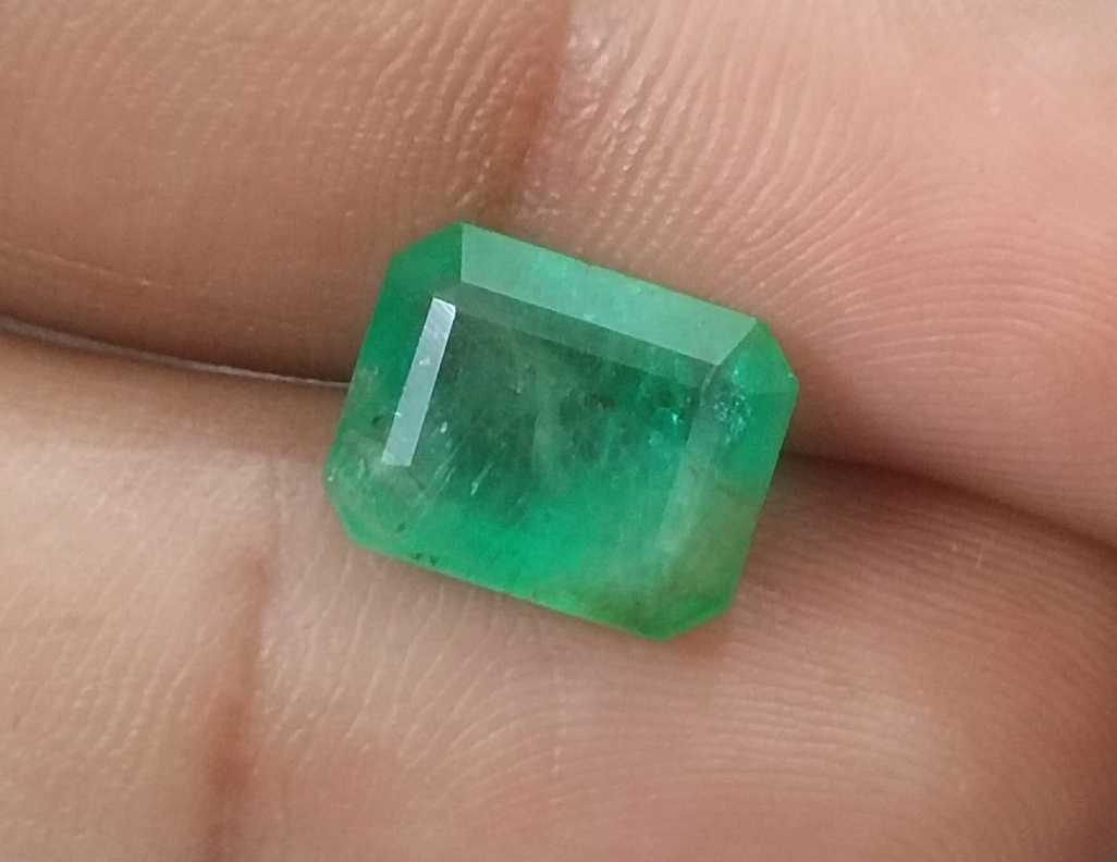 4.50ct GSI certified medium green emerald cut Swat Emerald 