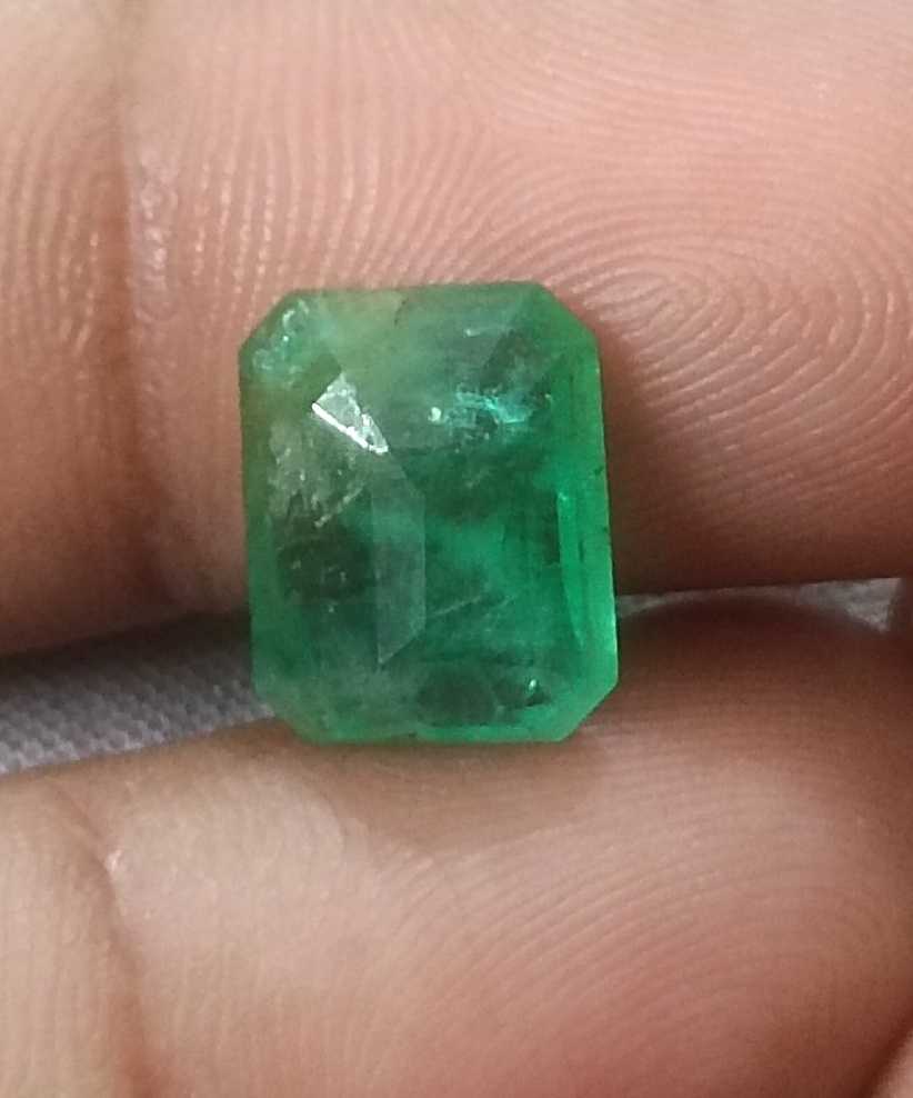 4.50ct GSI certified medium green emerald cut Swat Emerald 