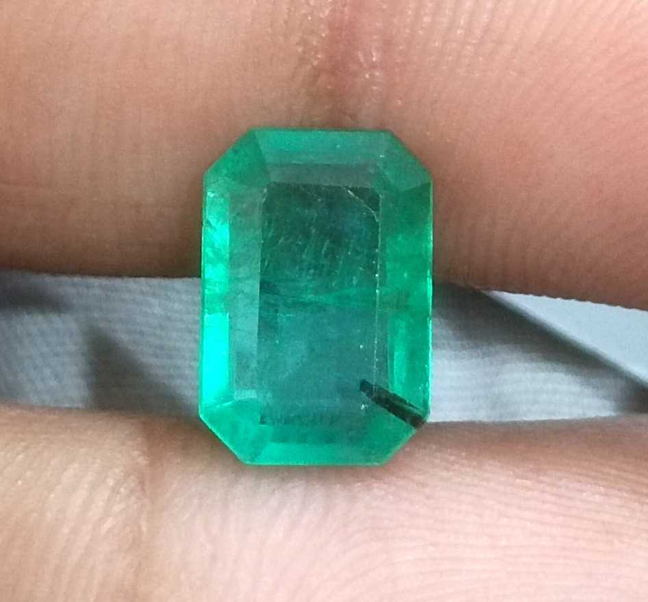 2.78ct GSI certified medium grass green emerald cut Zambian emerald 