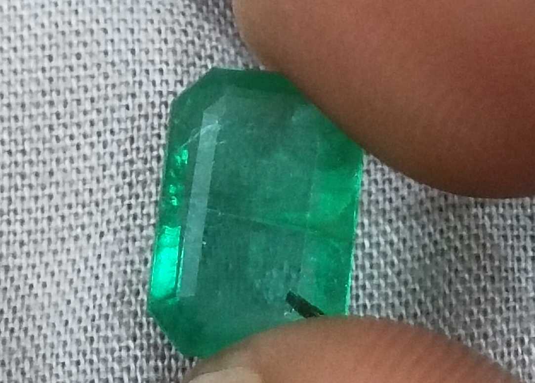 2.78ct GSI certified medium grass green emerald cut Zambian emerald 