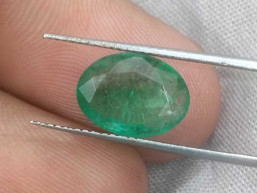 3.25ct GSI certified medium green oval cut Zambian emerald 
