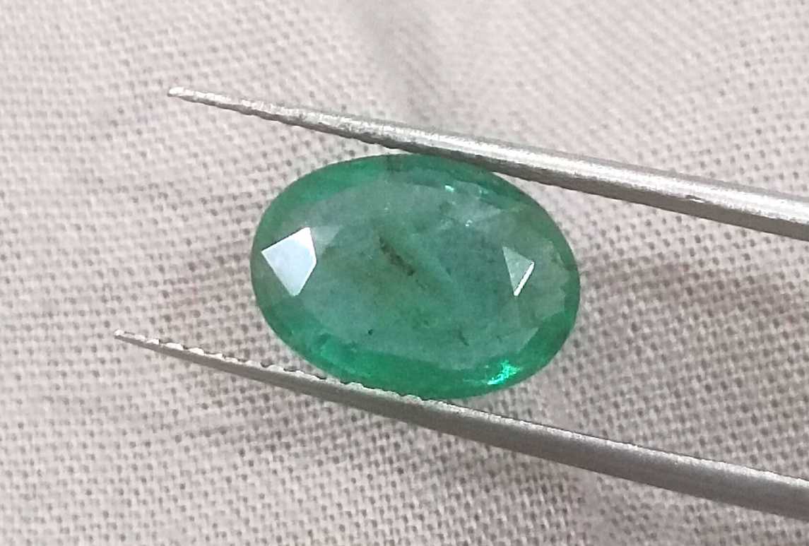 2.65ct GSI certified medium green Oval cut Zambian emerald 