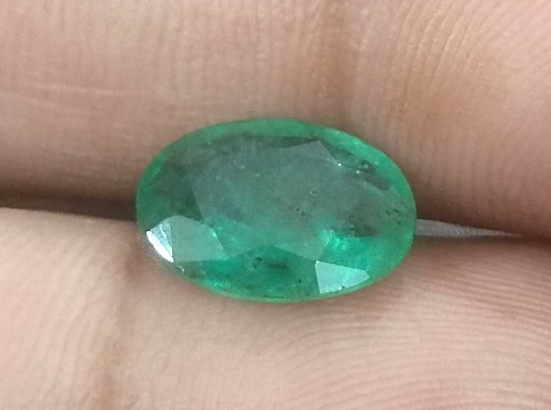 2.65ct GSI certified medium green Oval cut Zambian emerald 