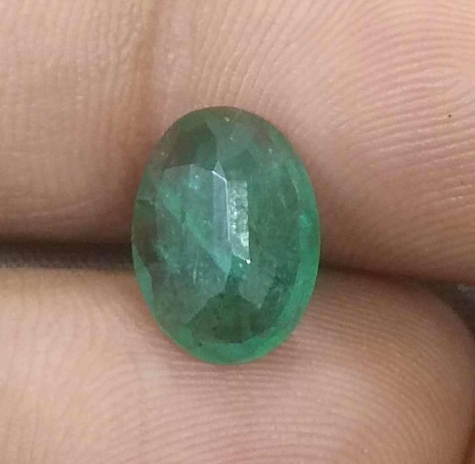 2.65ct GSI certified medium green Oval cut Zambian emerald 