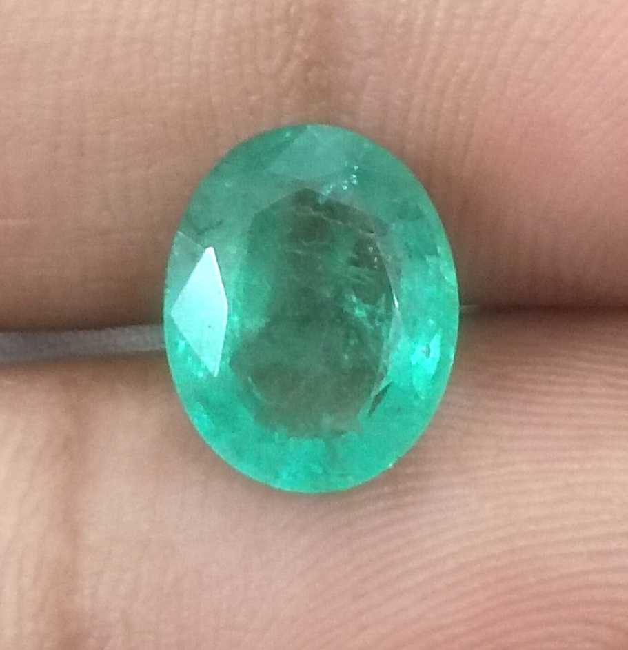 3.29ct GSI certified medium Light green oval cut Zambian emerald 
