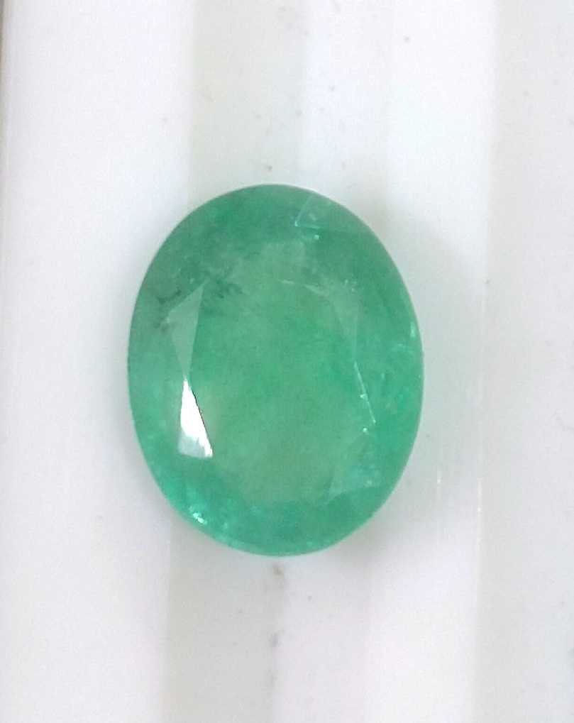 3.29ct GSI certified medium Light green oval cut Zambian emerald 