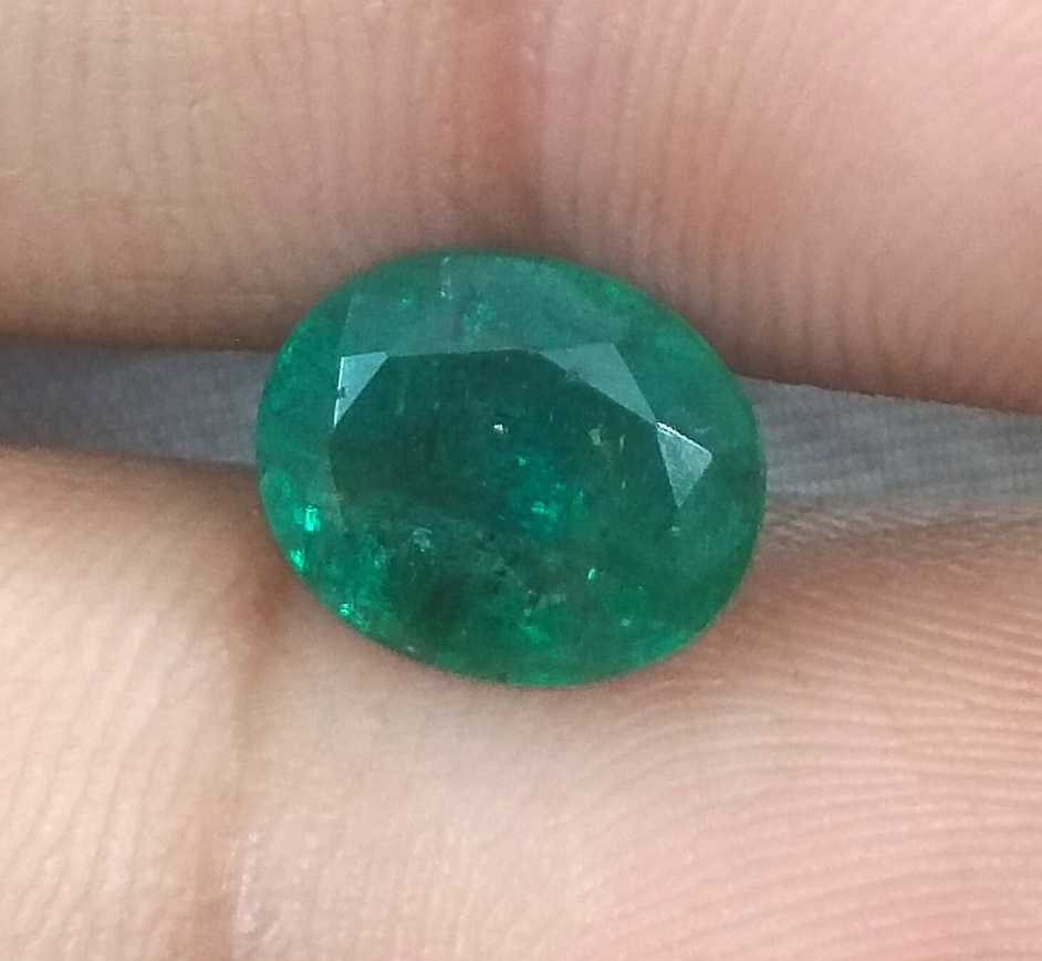 2.32ct GSI certified medium deep green oval cut Zambian emerald 