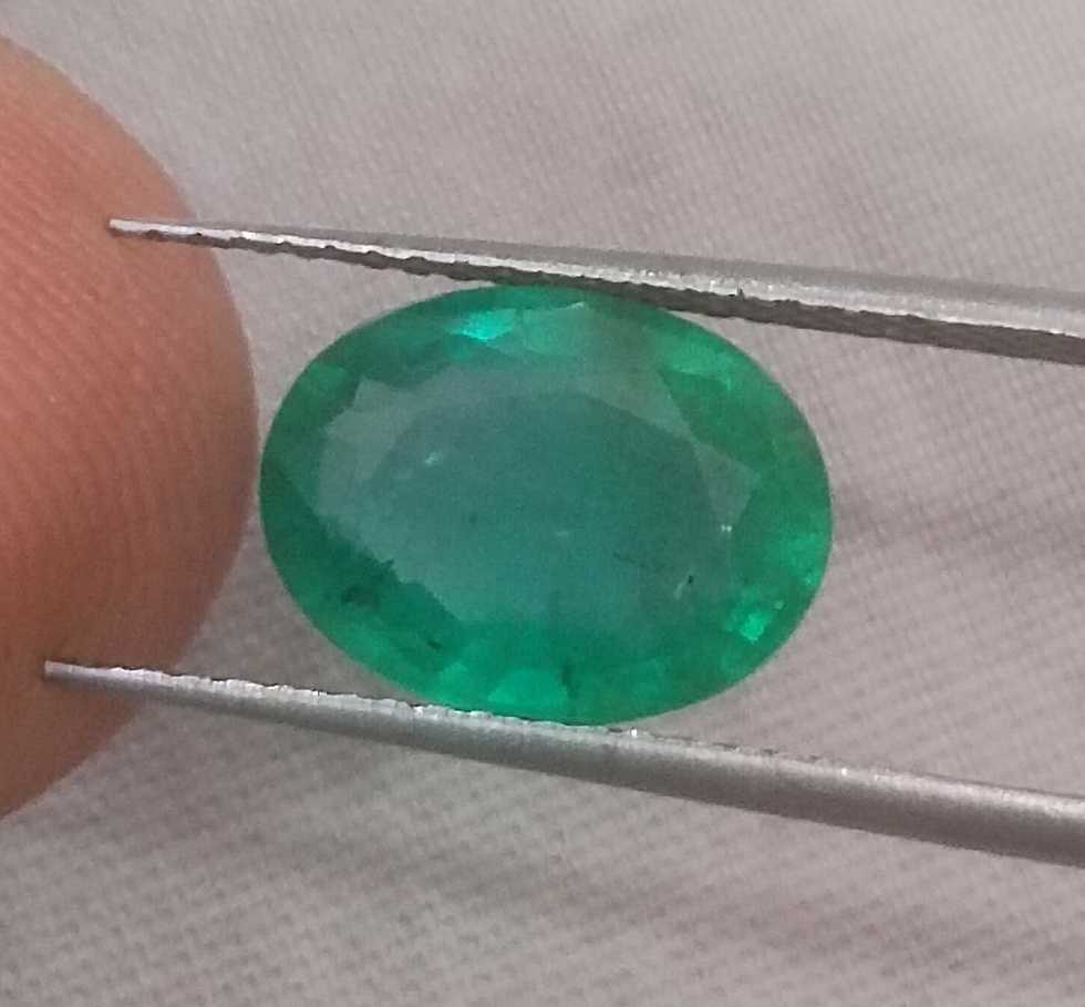 2.32ct GSI certified medium deep green oval cut Zambian emerald 