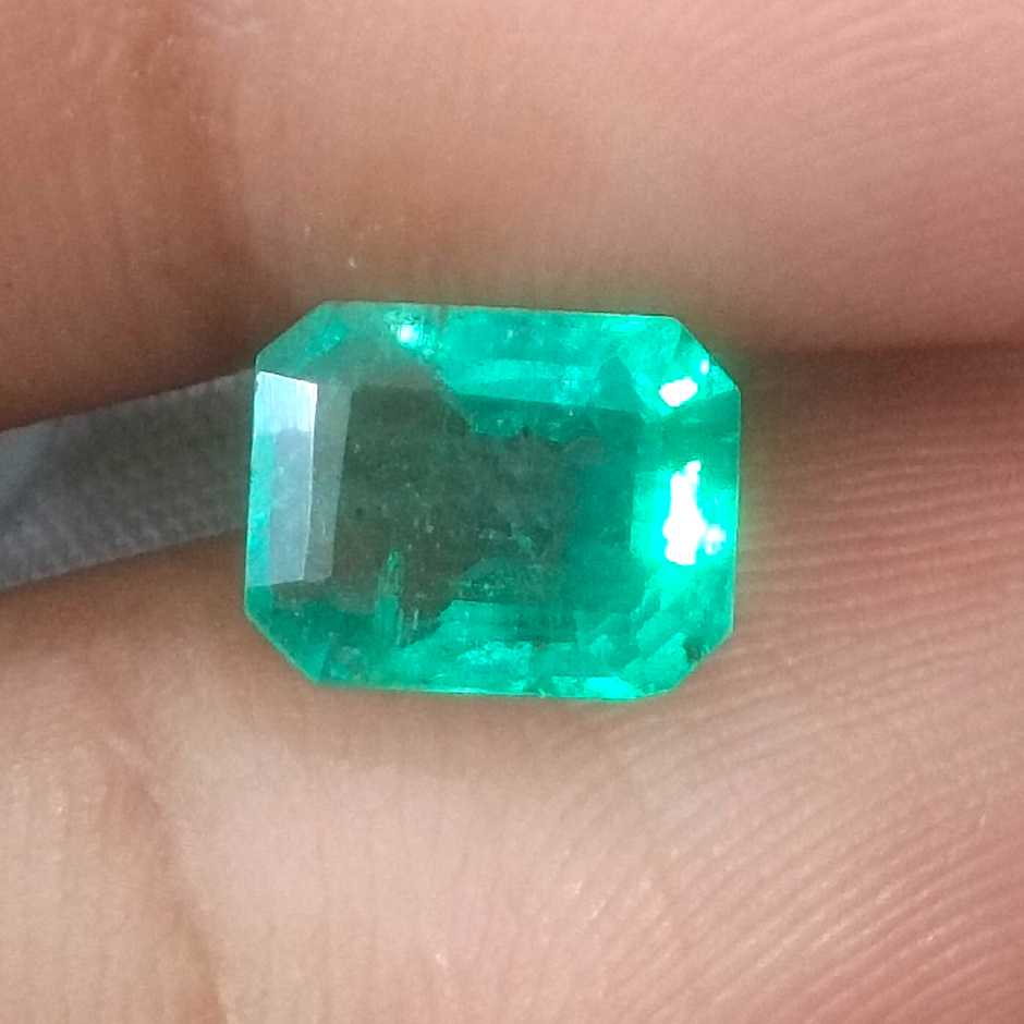 2.03ct GSI USA certified emerald cut Pastel green emerald/