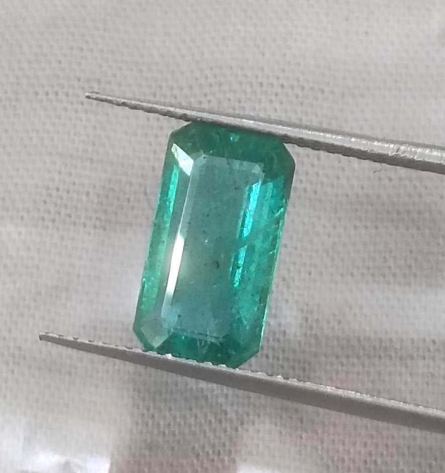 2.90ct GSI USA certified medium deep green Zambian emerald stone