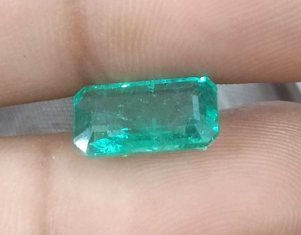 2.90ct GSI USA certified medium deep green Zambian emerald stone