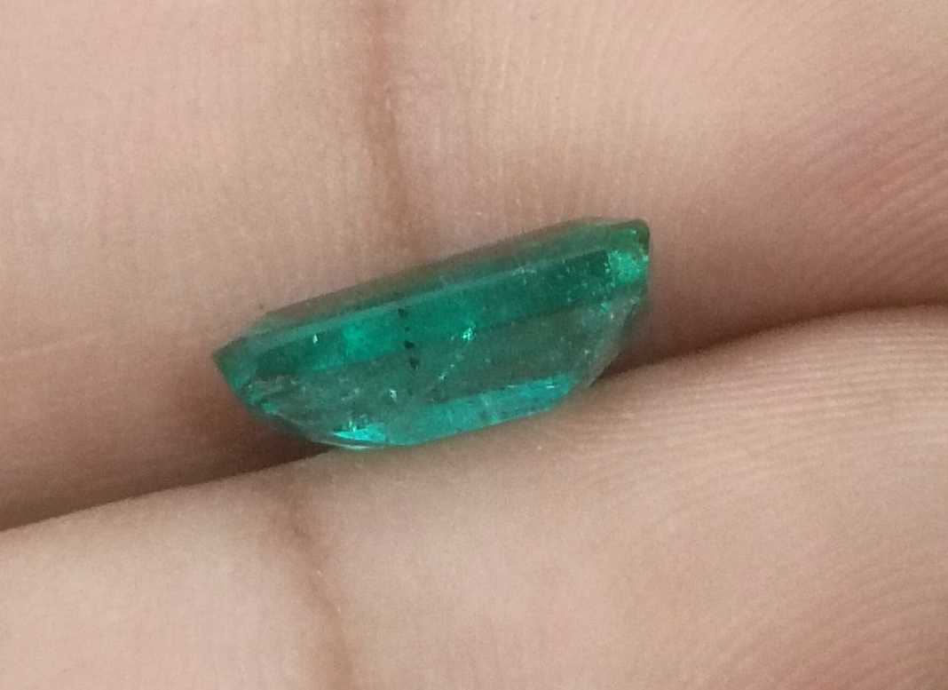 2.90ct GSI USA certified medium deep green Zambian emerald stone