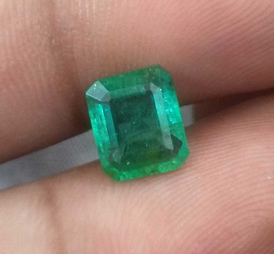 1.97ct GSI certified medium Spring green emerald cut Zambian emerald 