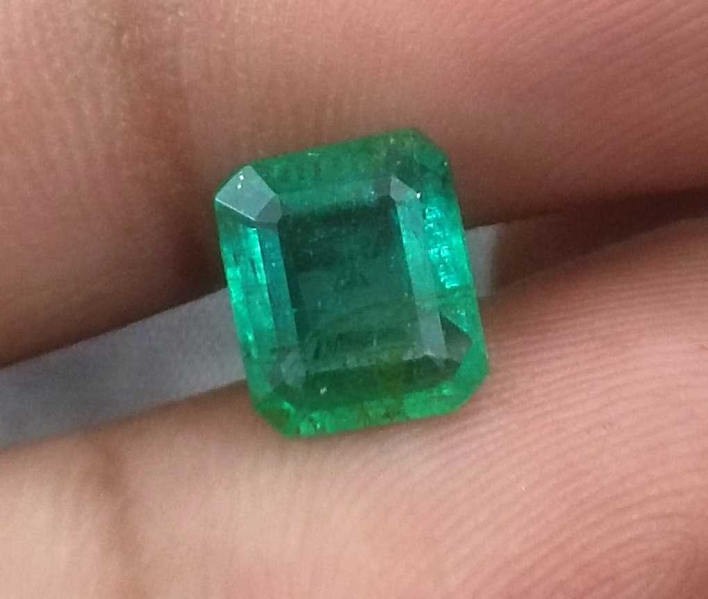 1.97ct GSI certified medium Spring green emerald cut Zambian emerald 