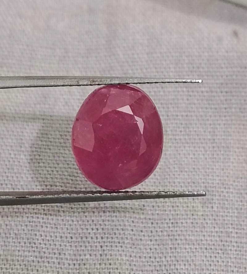 4.92ct GSI certified unheated oval cut Mozambique ruby gemstone 