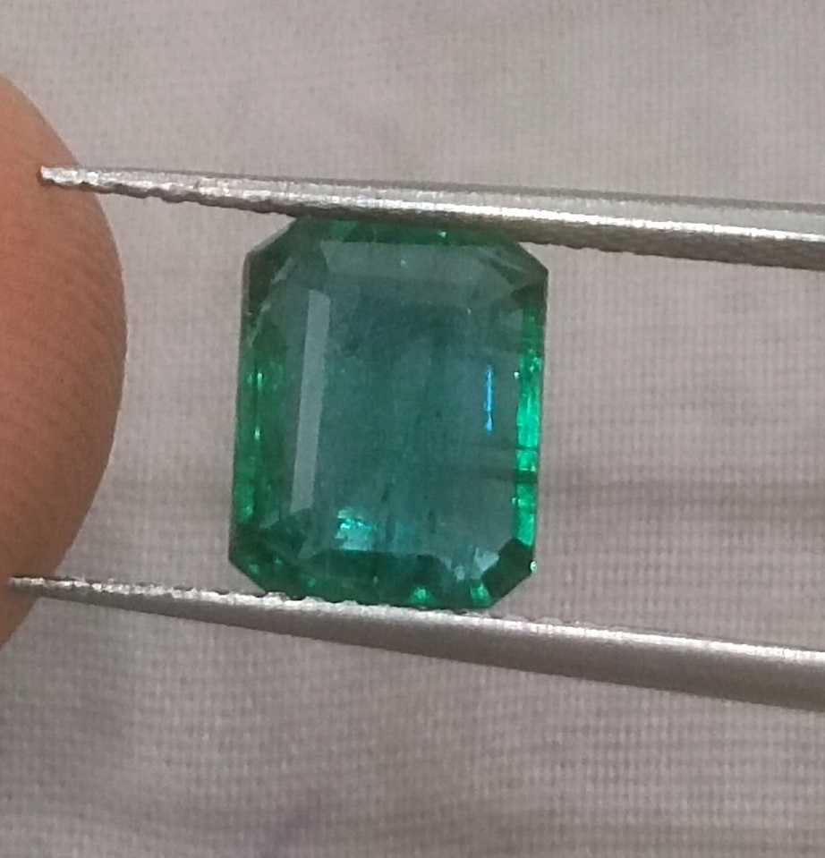 2.31ct high quality GSI certified deep vivid green emerald gemstone 
