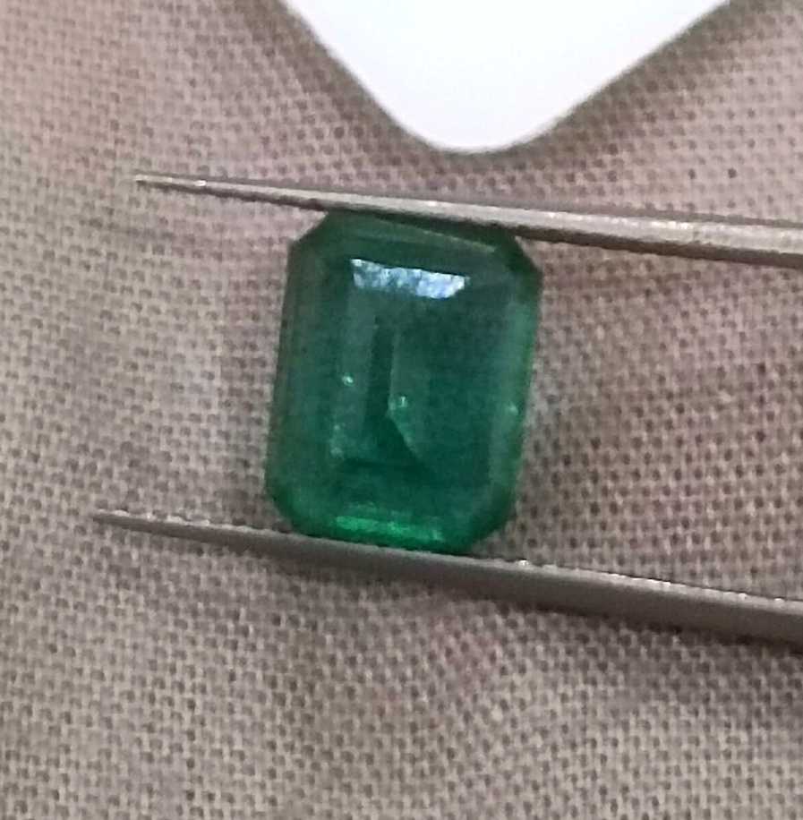 2.31ct high quality GSI certified deep vivid green emerald gemstone 