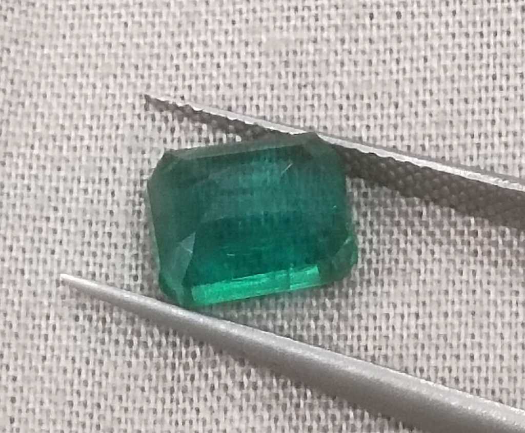 2.31ct high quality GSI certified deep vivid green emerald gemstone 