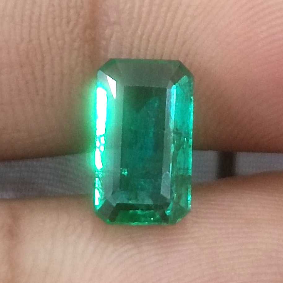 2.29ct GSI USA certified emerald cut natural vivid green Zambian emerald stone/