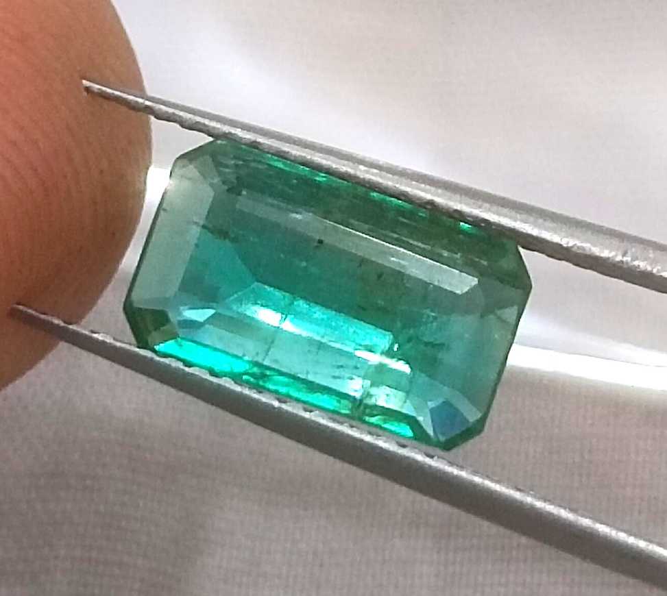 2.29ct GSI USA certified emerald cut natural vivid green Zambian emerald stone