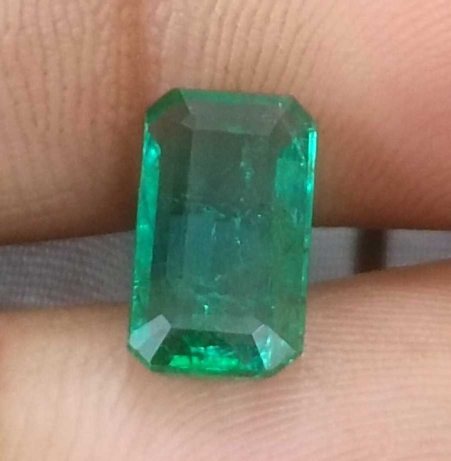2.29ct GSI USA certified emerald cut natural vivid green Zambian emerald stone
