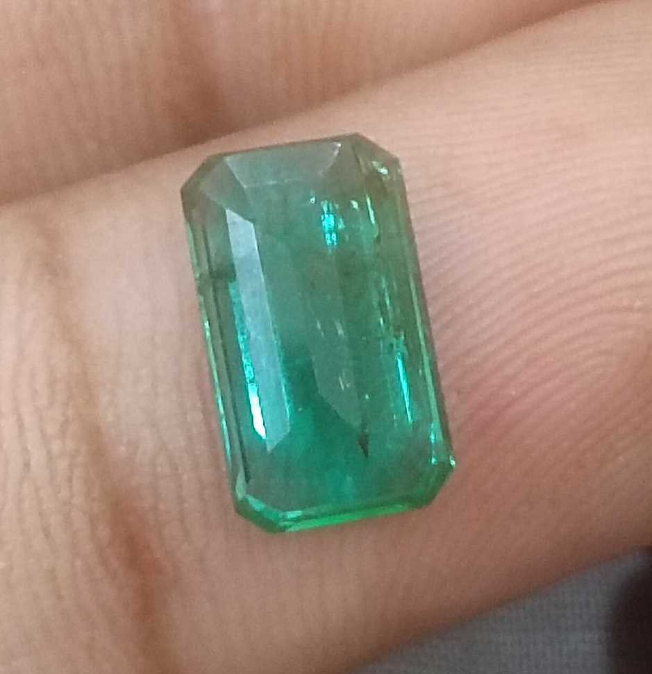 2.29ct GSI USA certified emerald cut natural vivid green Zambian emerald stone