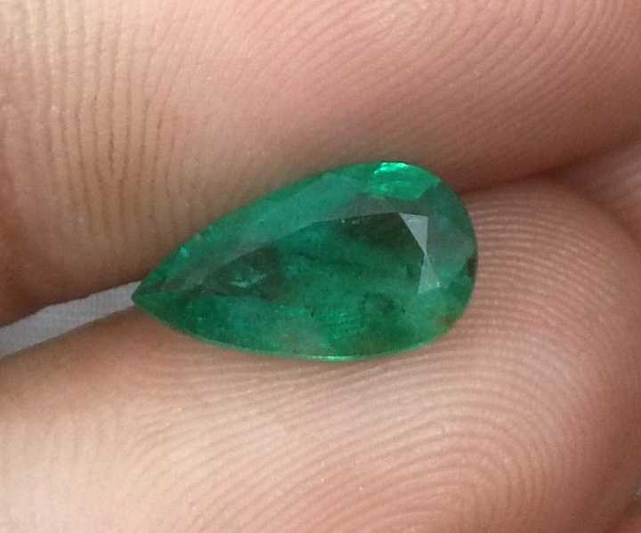 2.08ct GSI certified deep pure green pear cut Zambian emerald gemstone 