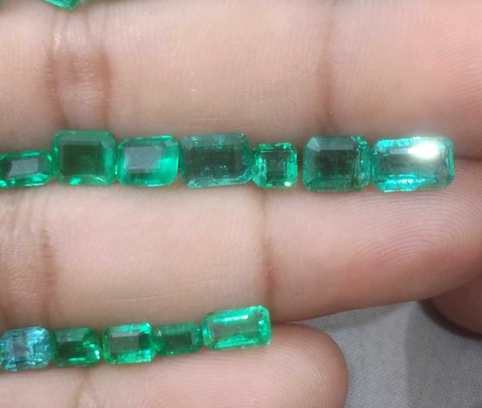 20.64ct Medium to vivid green emerald cut Zambian Emerald Parcel 