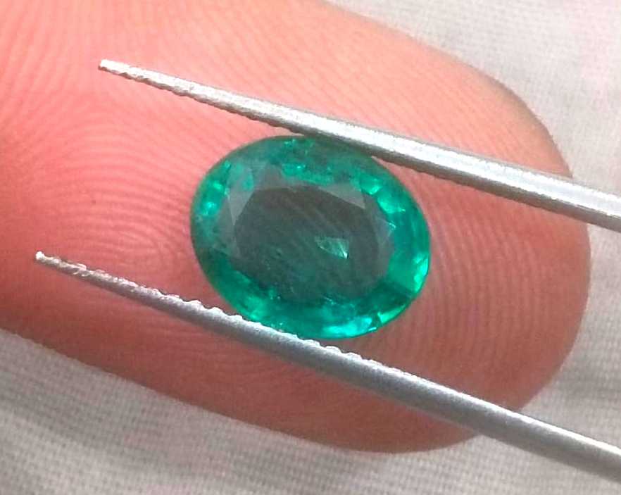 1.70ct GSI certified medium deep green oval cut Zambian Emerald 