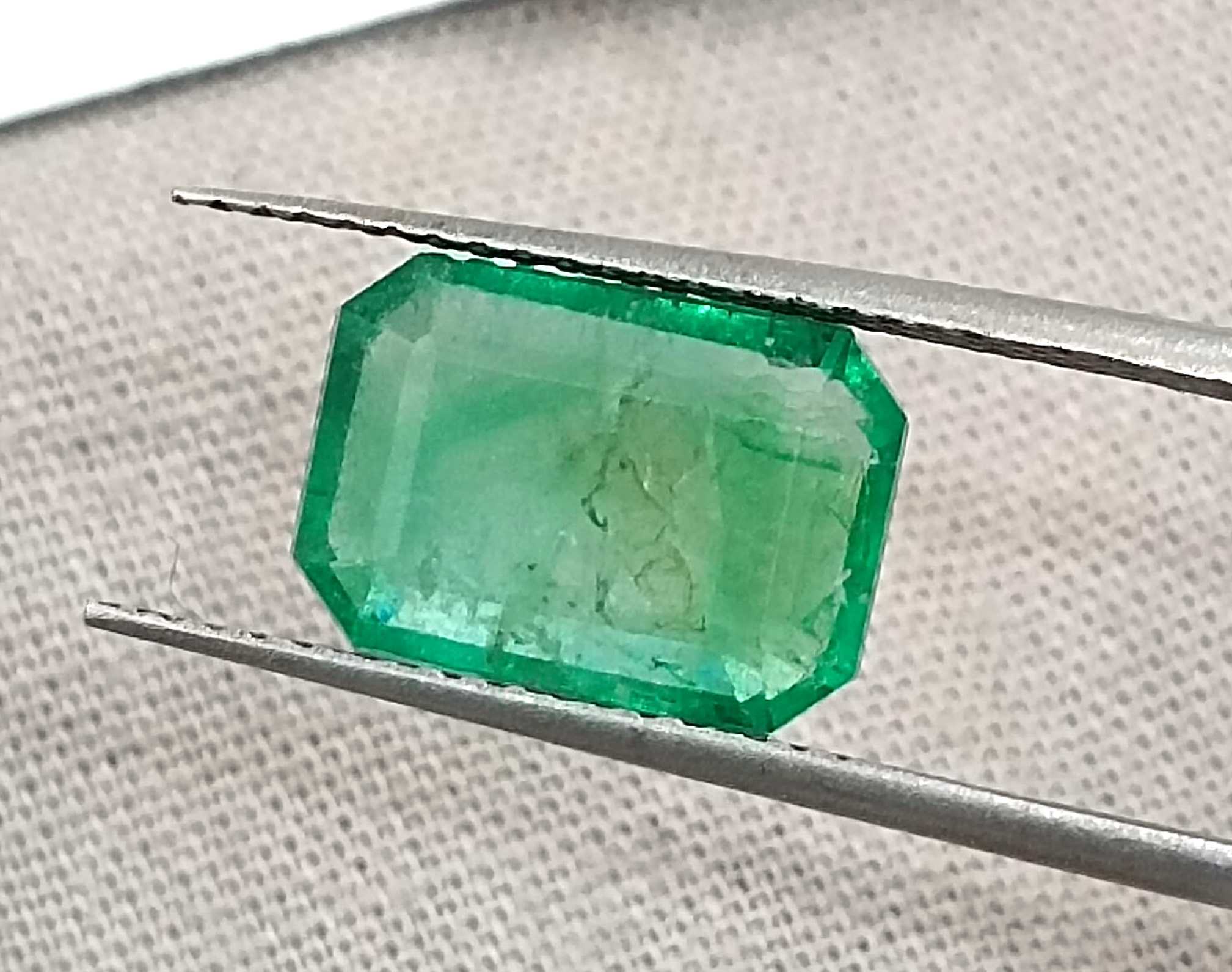 3.16ct GSI certified medium velvet green octagon cut Panjshir emerald stone