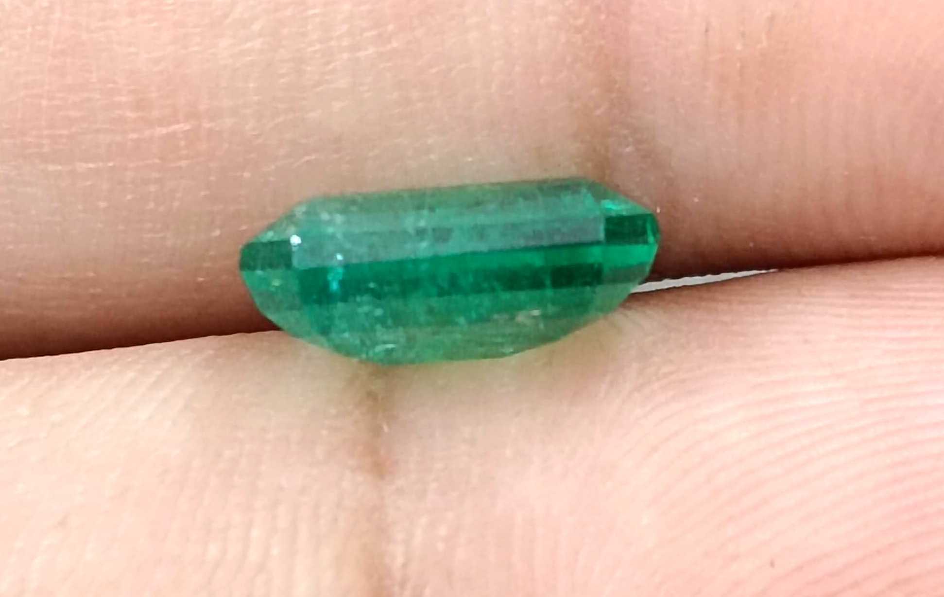 3.16ct GSI certified medium velvet green octagon cut Panjshir emerald stone