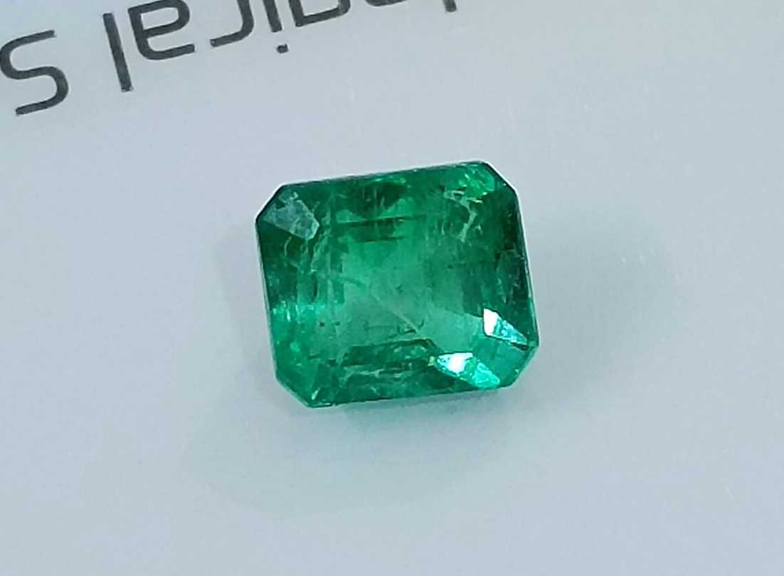 GSI USA certified 1.06ct intense green Zambian emerald gemstone