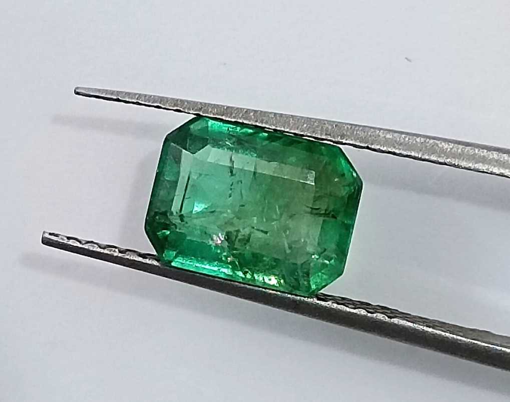 GSI USA certified 1.62ct medium green octagon cut Zambian emerald stone 