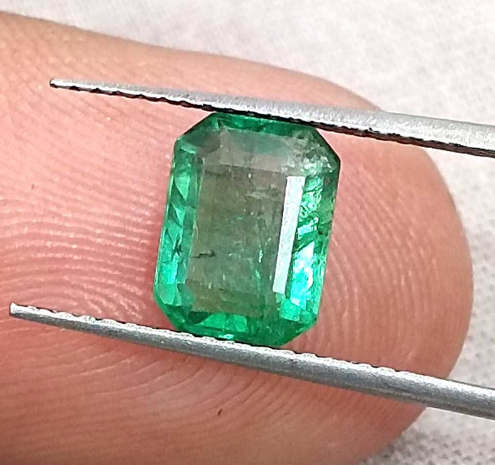 GSI USA certified 1.62ct medium green octagon cut Zambian emerald stone 