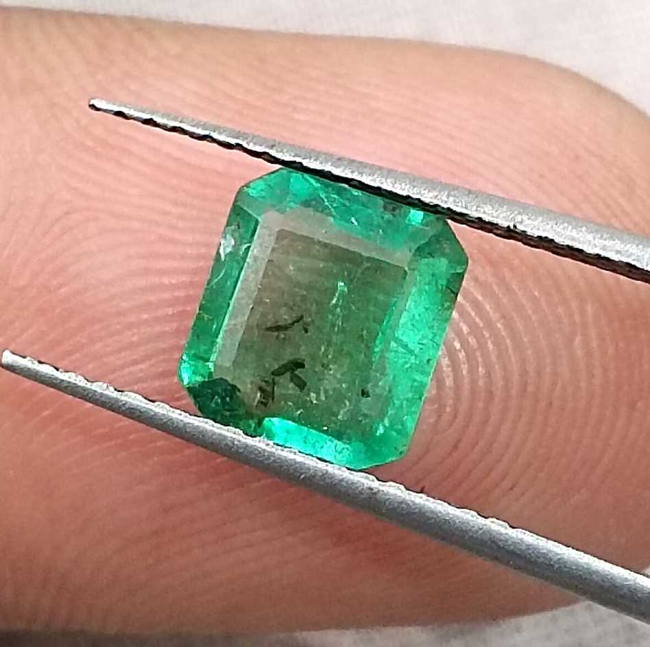 GSI certified 1.51ct medium green Zambian Emerald loose stone