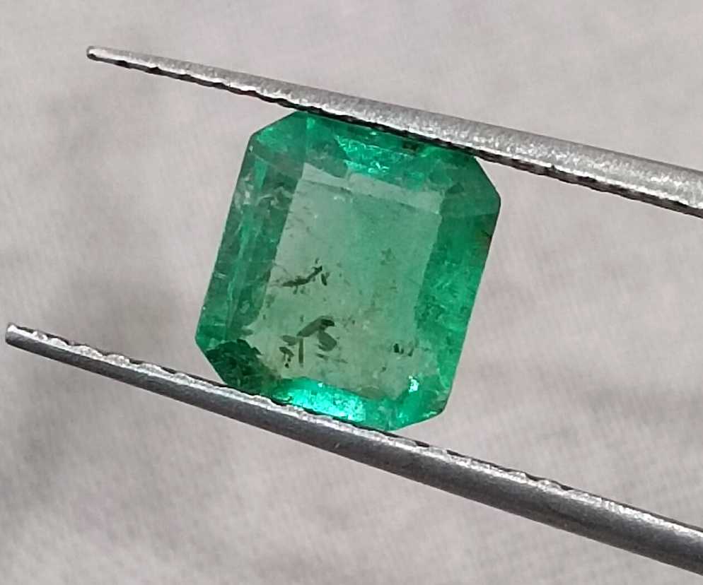GSI certified 1.51ct medium green Zambian Emerald loose stone