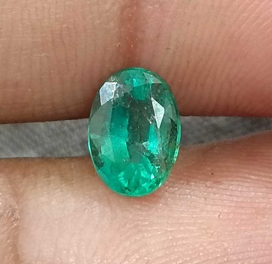 GSI certified 1.34ct deep green oval cut Zambian emerald stone 