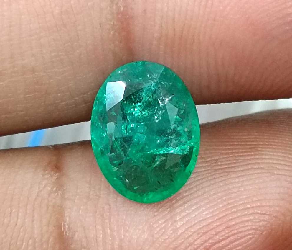 GSI certified 2.40ct oval cut Zambian emerald loose gemstone 