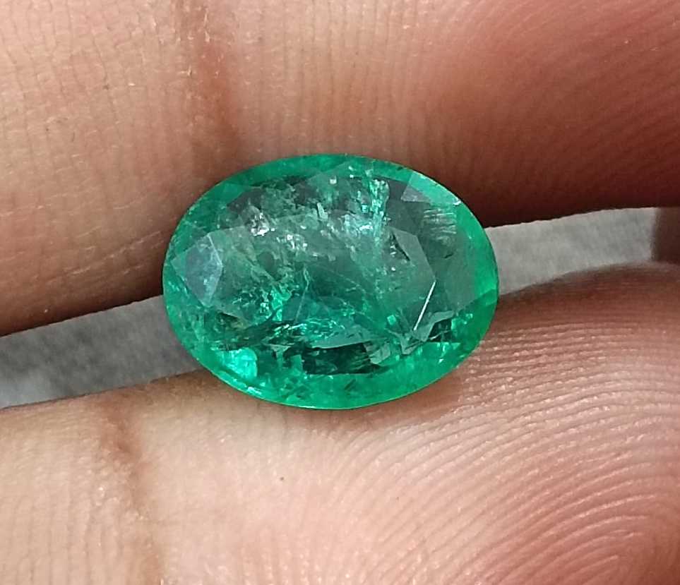 GSI certified 2.40ct oval cut Zambian emerald loose gemstone 