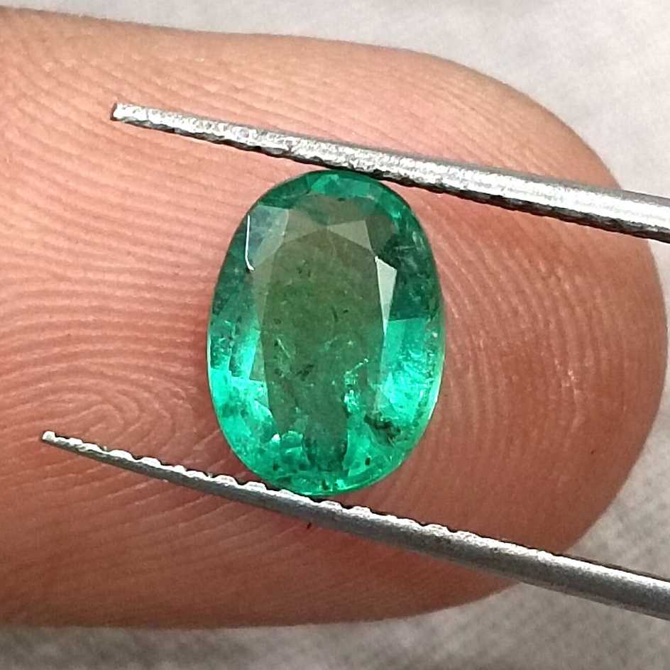 GSI certified 1.24ct vivid green oval cut Zambian emerald stone /