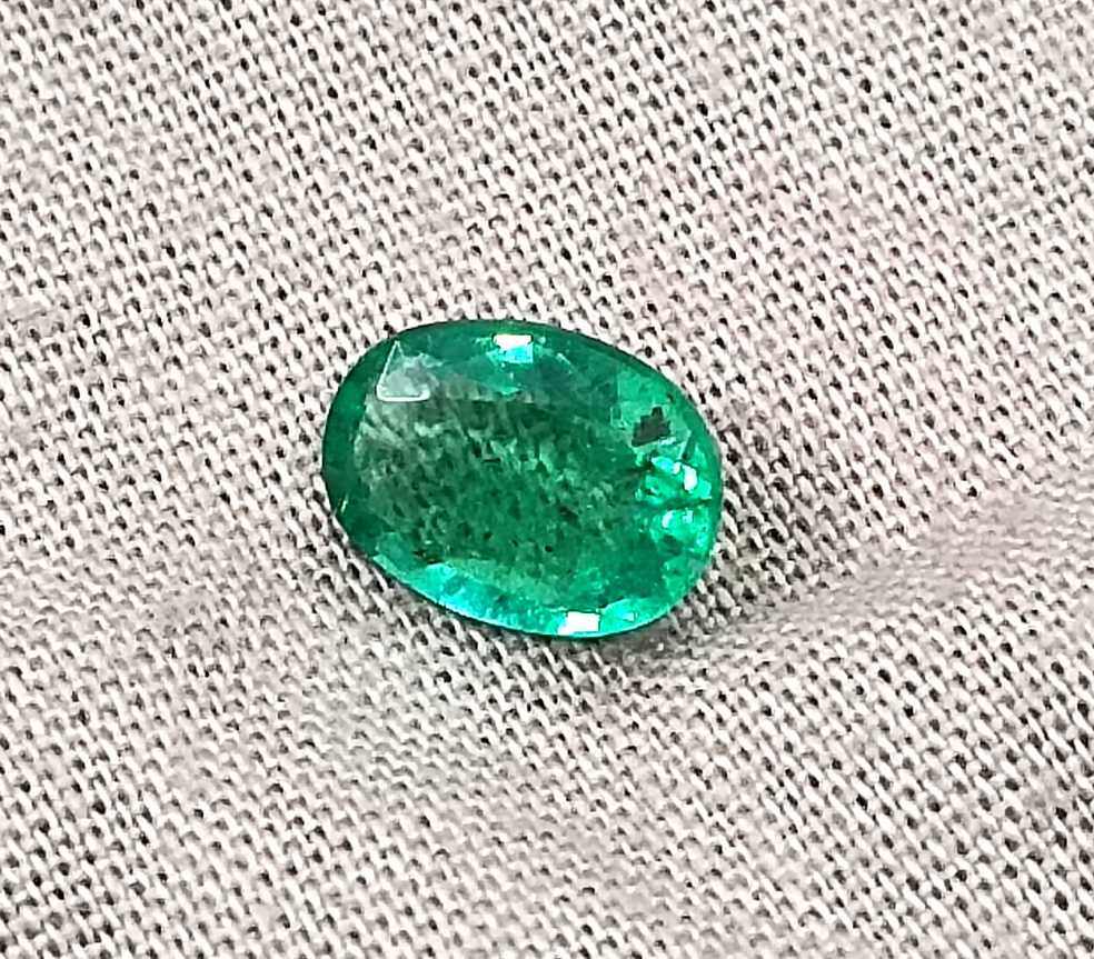 GSI certified 1.24ct vivid green oval cut Zambian emerald stone 